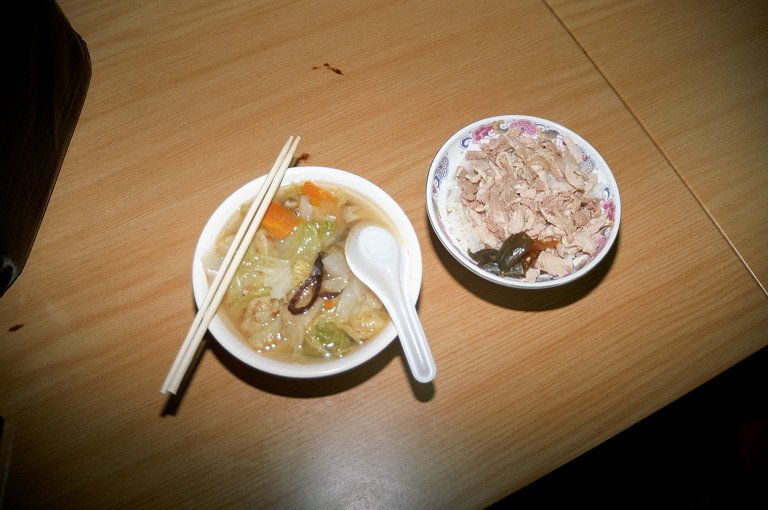 嘉義火鶏肉飯、阿龍意麺、大同包子＠台南屋台食べ歩き